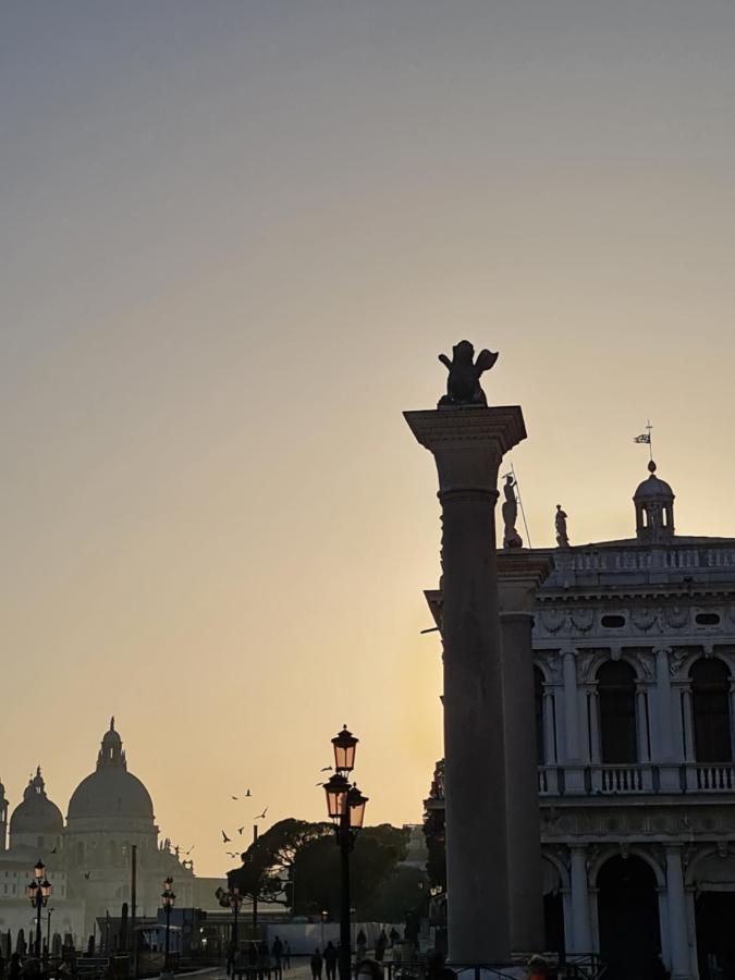 Friendly Venice Suites Luaran gambar