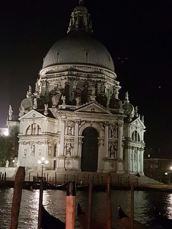Friendly Venice Suites Luaran gambar
